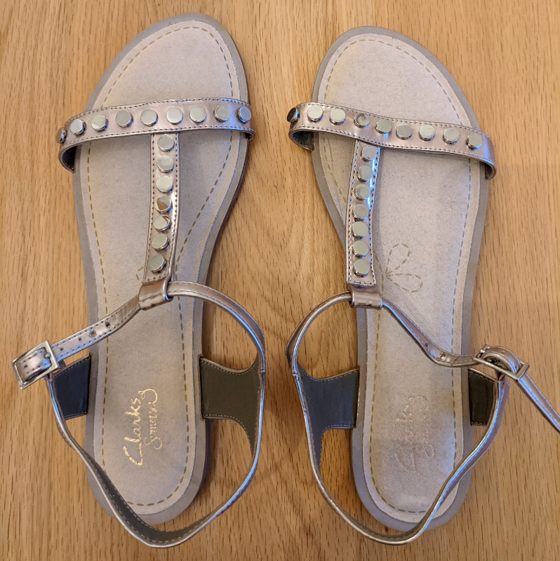 clarks ladies silver sandals